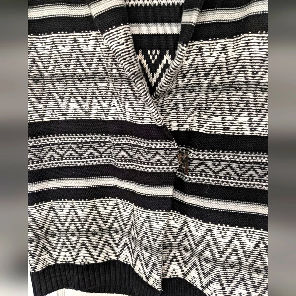 Chaps Women's Southwest Sleeveless Sweater - Picture 6 of 6